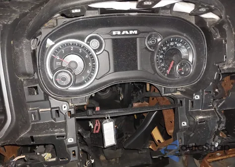 2022 Ram 1500 Big Horn Quad Cab 4X2 6'4 Box from USA, damaged, VIN 1C6RREBT5NN290948